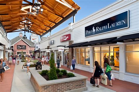 MERRIMACK PREMIUM OUTLETS .